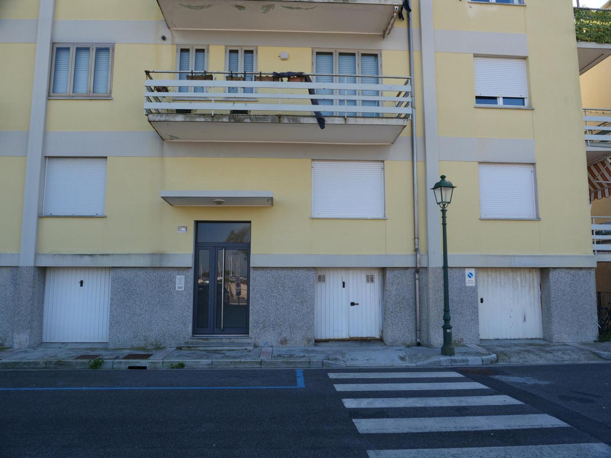 Fiore Di Mare - Delizioso Bilocale Con Posto Auto Vicino Al Porto Градо Екстериор снимка