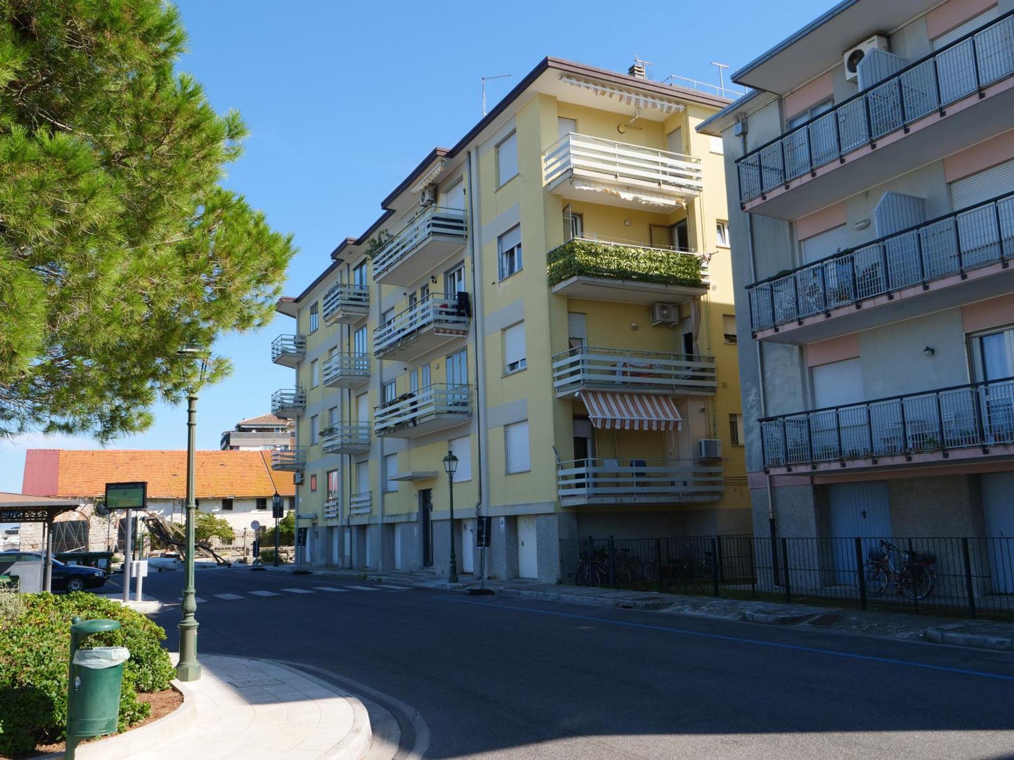 Fiore Di Mare - Delizioso Bilocale Con Posto Auto Vicino Al Porto Градо Екстериор снимка